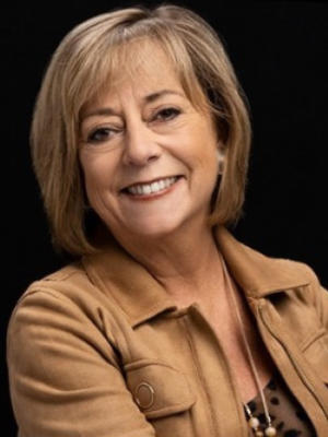 PamelaHenson_300x400